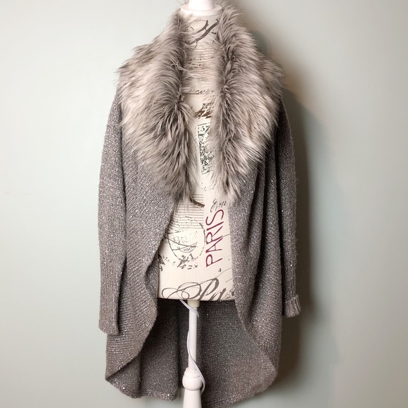 Jennifer Lopez Sweaters - Jennifer Lopez NWT cardigan detachable faux fur